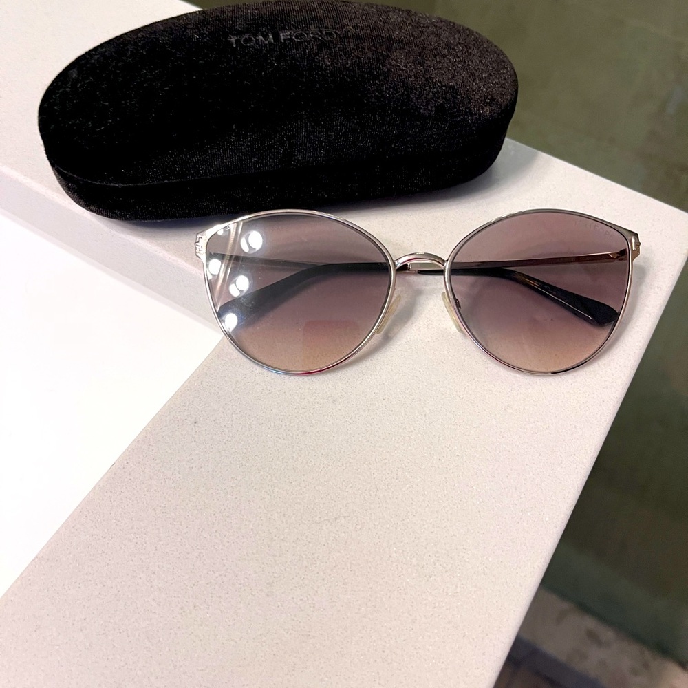 Authentic Tom Ford Cat Eye Aviator Sunglasses - gold frames